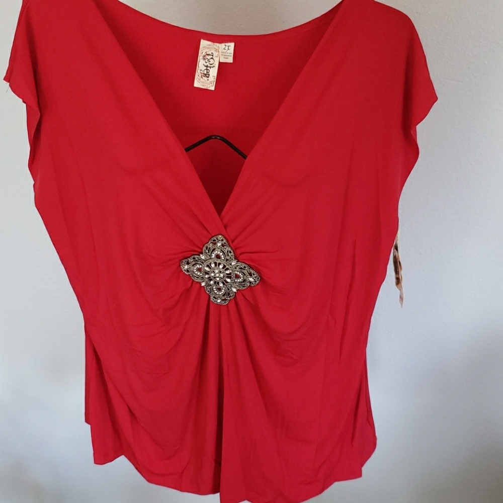 NWT Red V Neck Blouse Medallion by L8TER 2X 3X